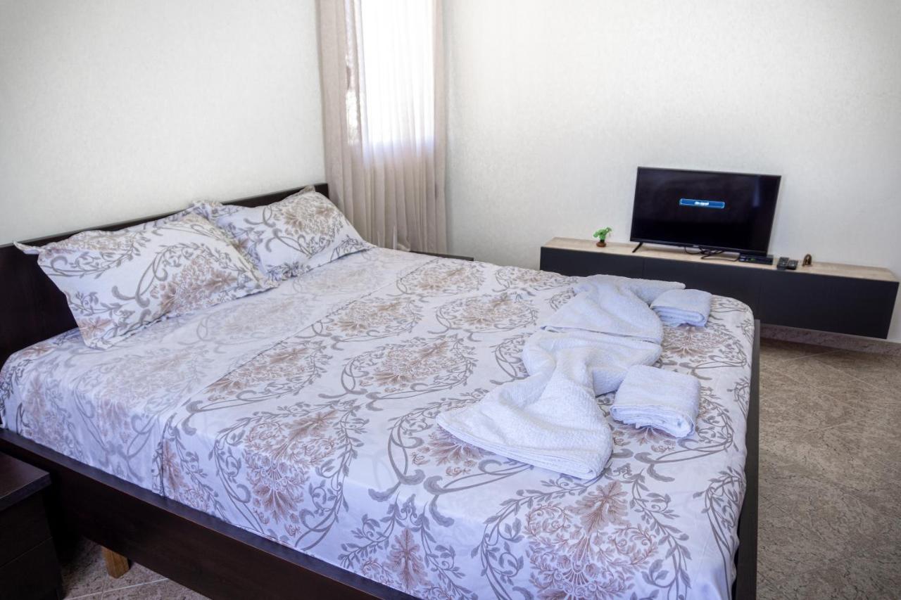 City Center Two Private Bedrooms Near Scanderbeg Square On Shared Apartment Tirana Exteriér fotografie