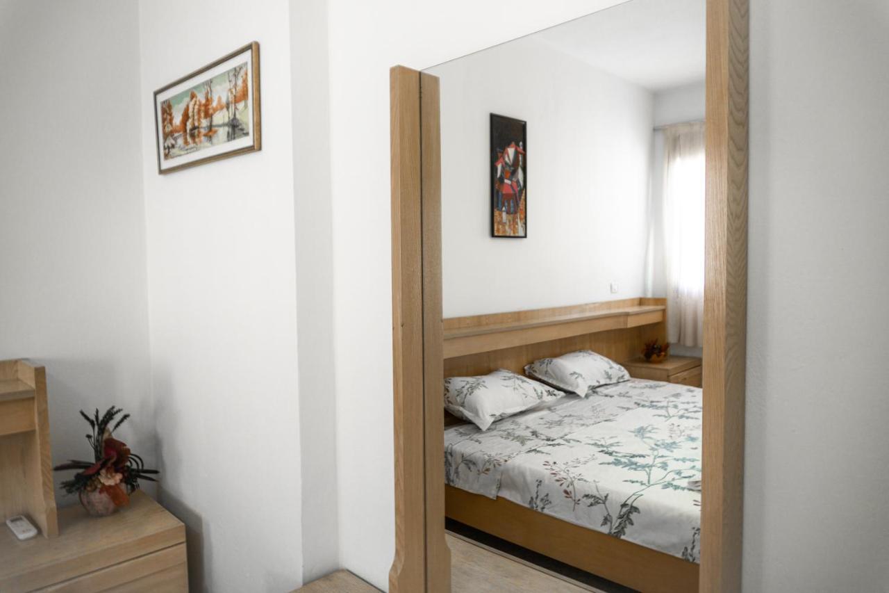 City Center Two Private Bedrooms Near Scanderbeg Square On Shared Apartment Tirana Exteriér fotografie