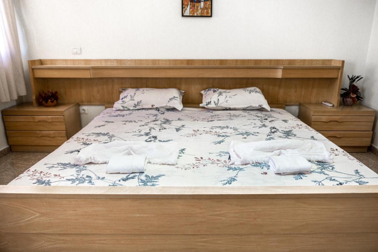 City Center Two Private Bedrooms Near Scanderbeg Square On Shared Apartment Tirana Exteriér fotografie