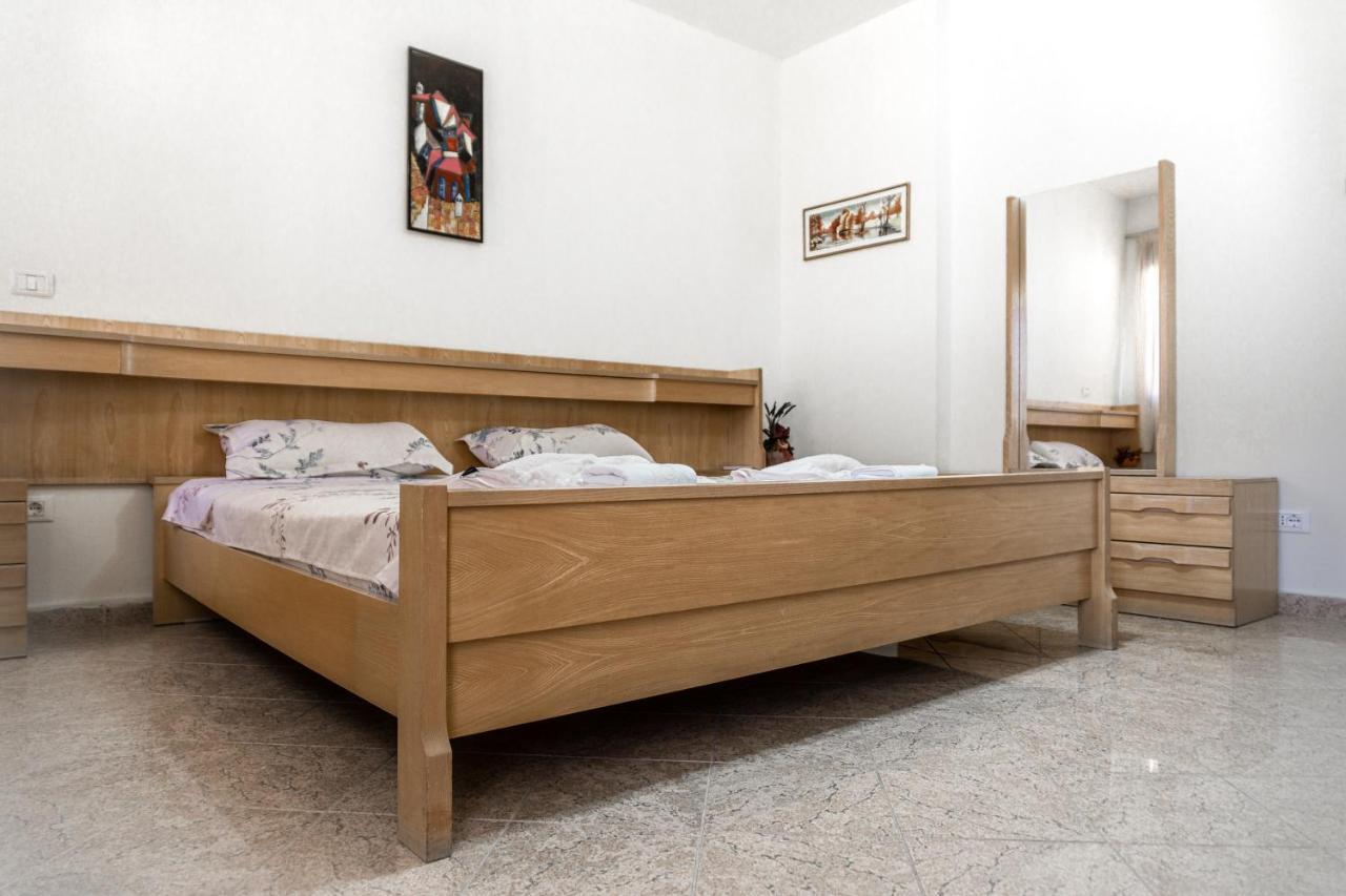 City Center Two Private Bedrooms Near Scanderbeg Square On Shared Apartment Tirana Exteriér fotografie
