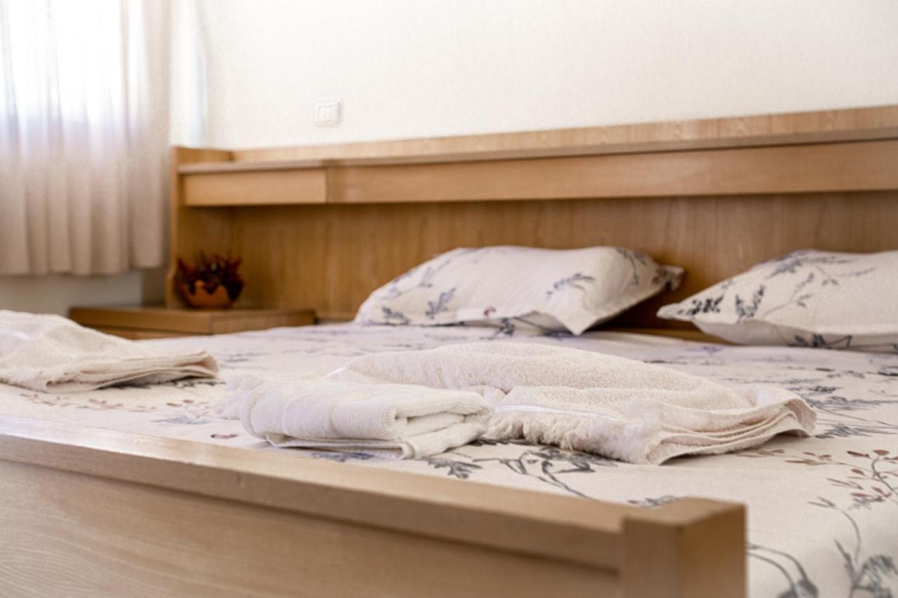 City Center Two Private Bedrooms Near Scanderbeg Square On Shared Apartment Tirana Exteriér fotografie