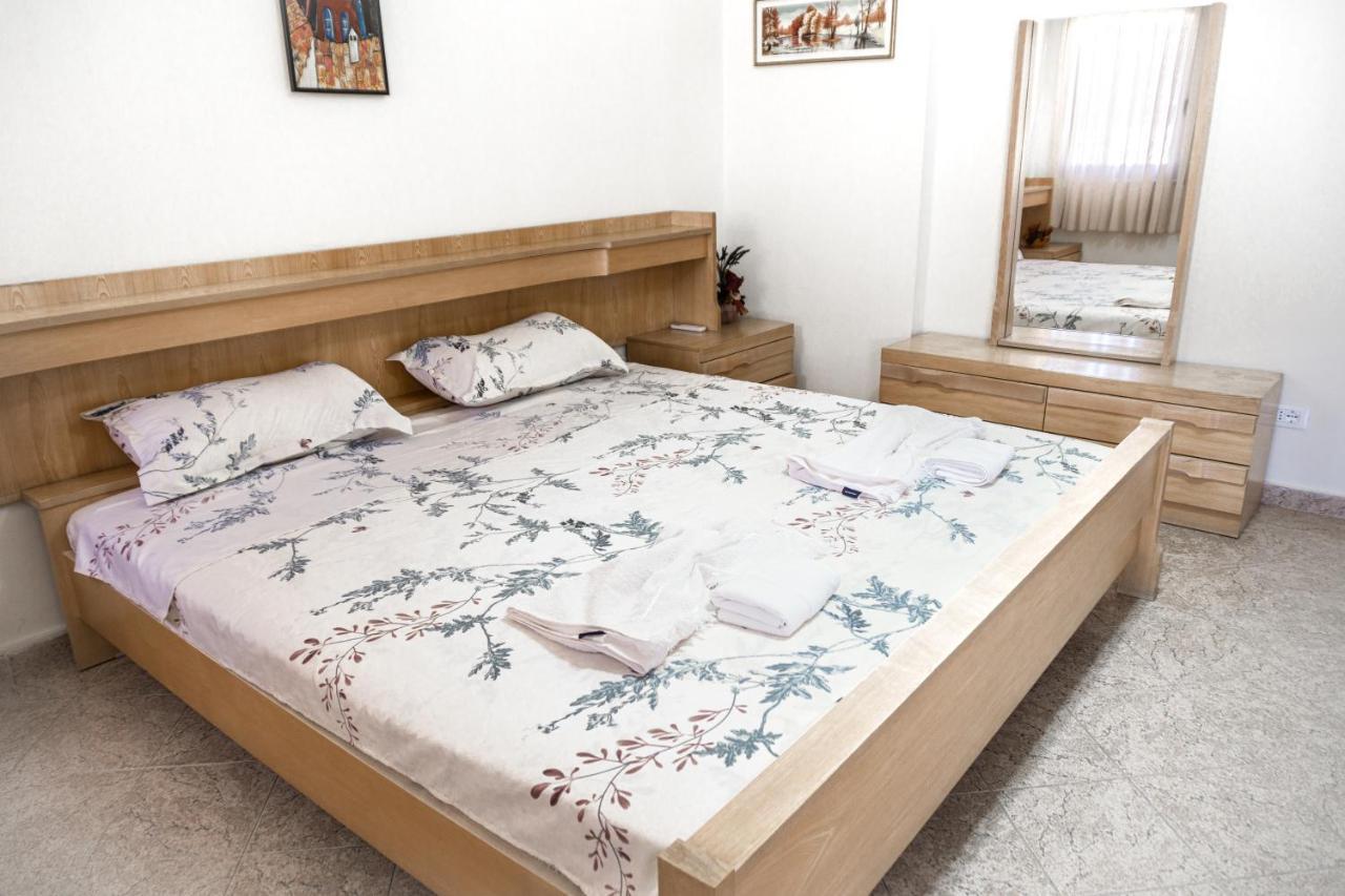 City Center Two Private Bedrooms Near Scanderbeg Square On Shared Apartment Tirana Exteriér fotografie